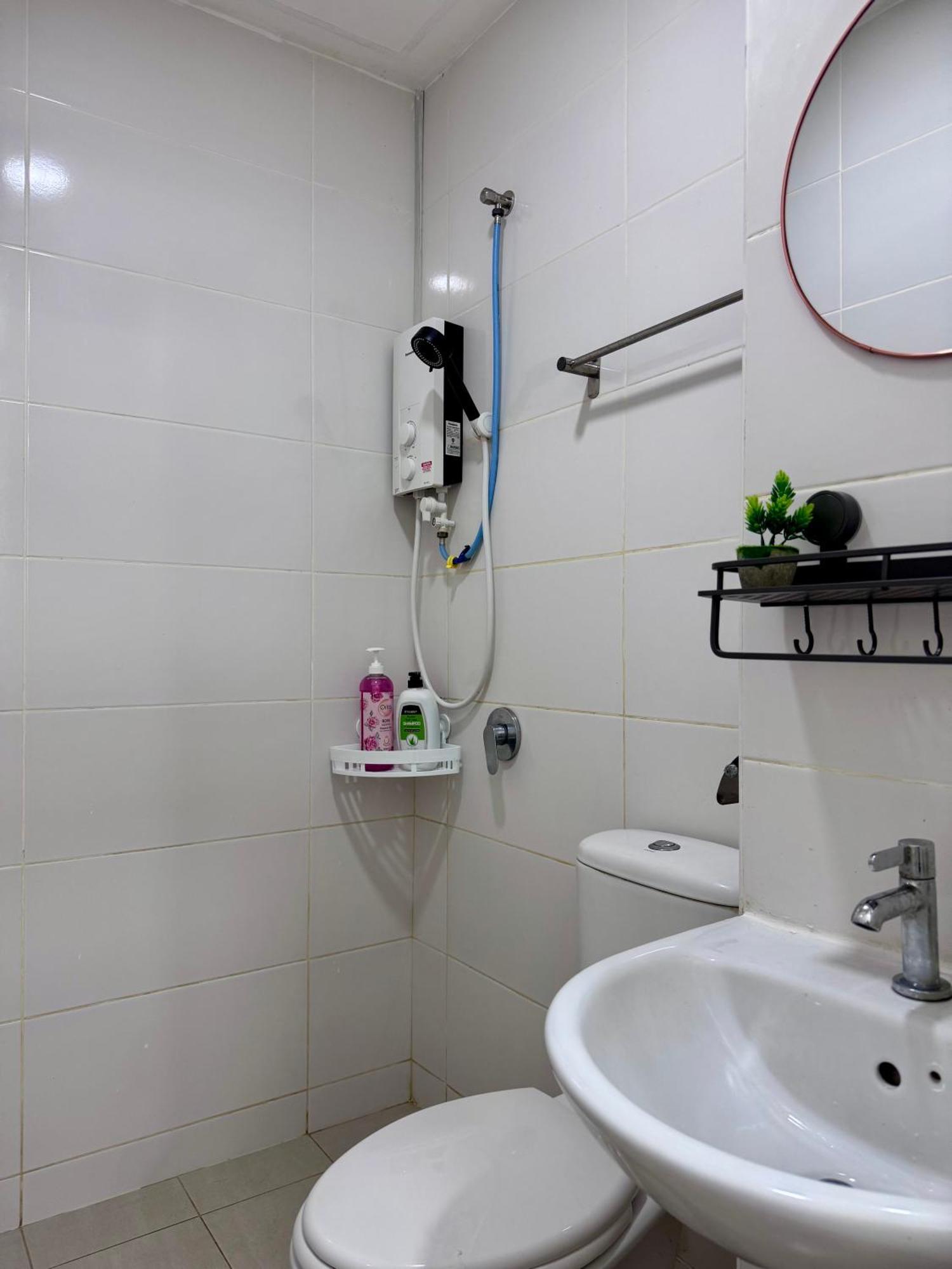 Metrocity Square Condominium-3r2b-9 Pax Apartment *