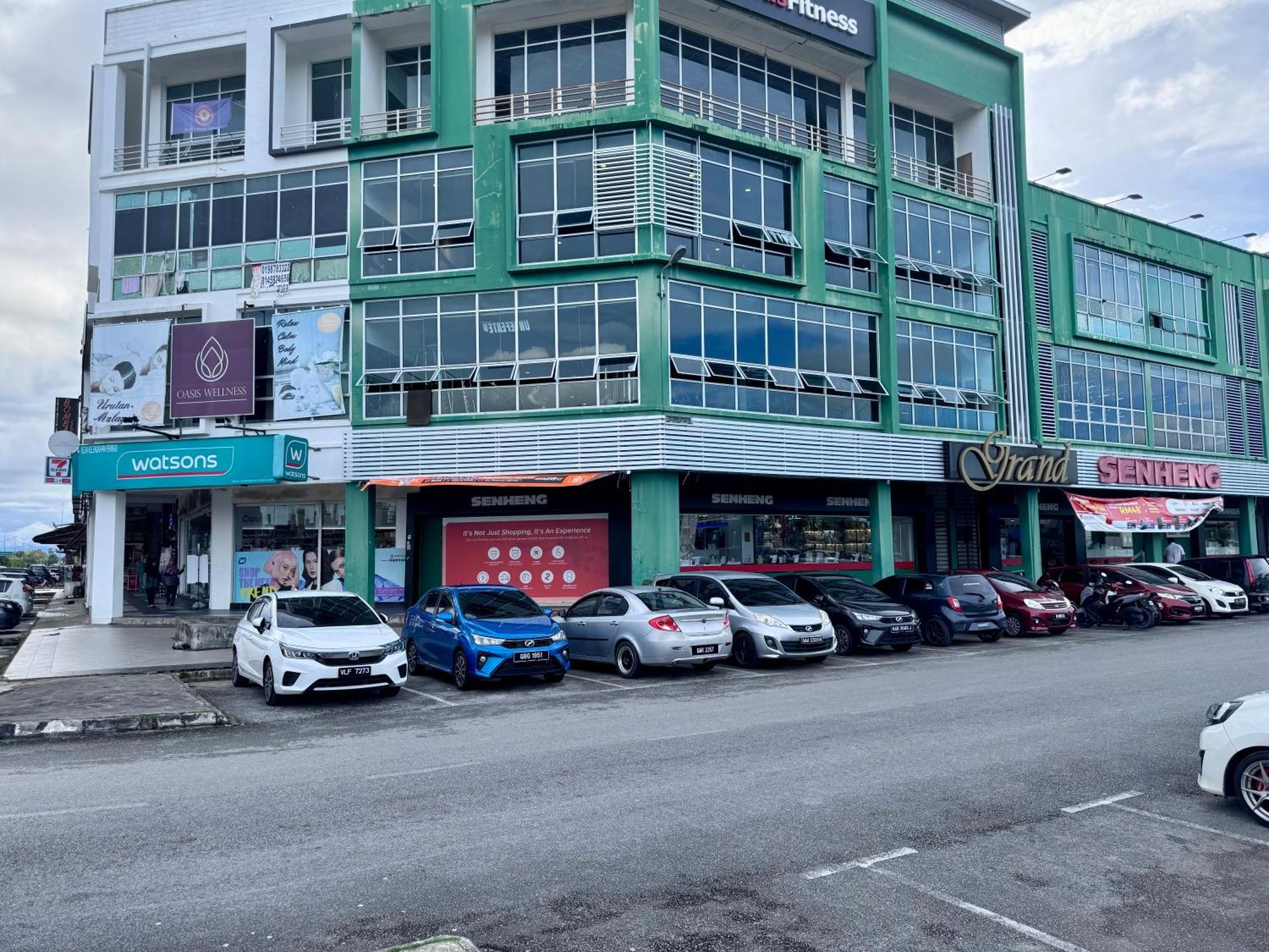 Metrocity Square Condominium-3r2b-9 Pax * Kuching
