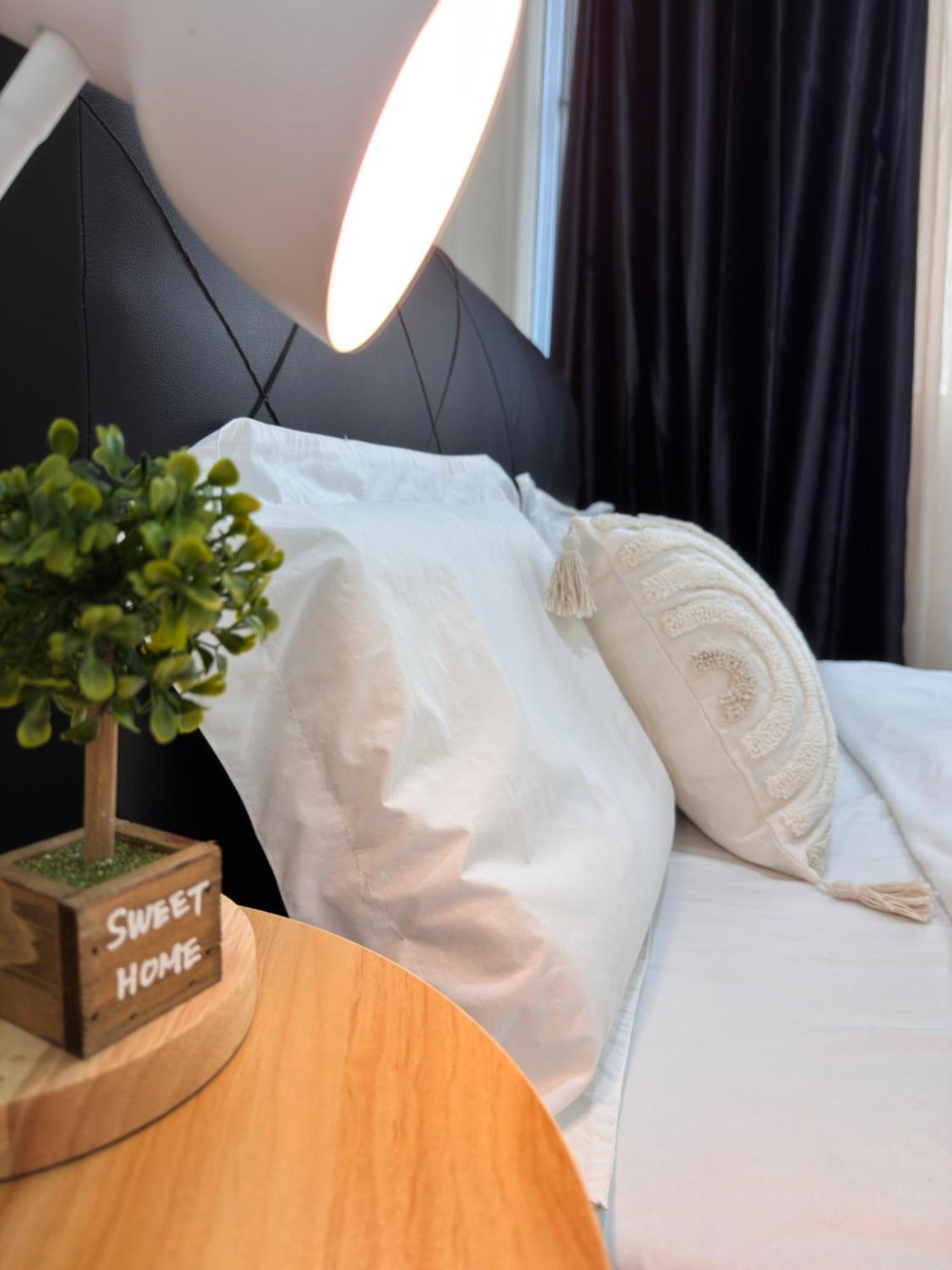 Metrocity Square Condominium-3r2b-9 Pax * Kuching